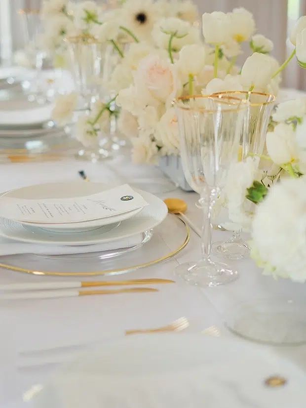 Table décoration fleurs mariage domaine château