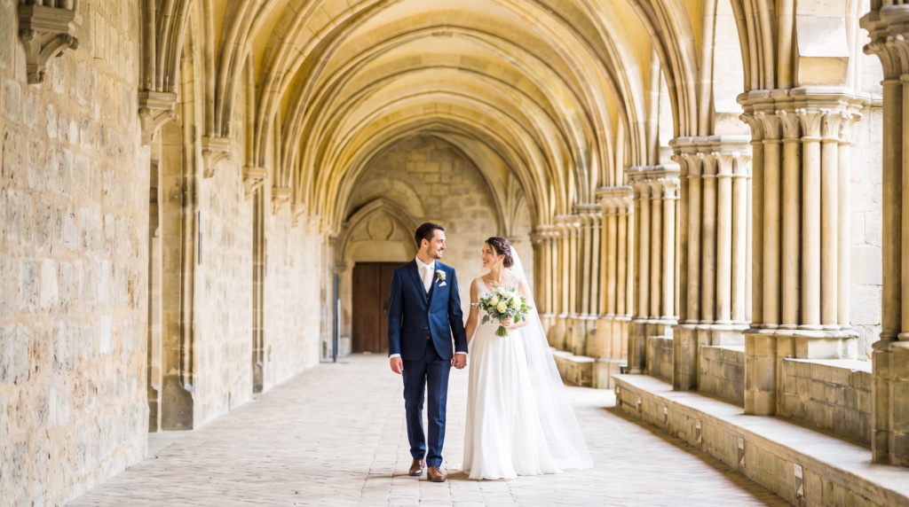 Video de mariage à Abbaye de Royaumont dans le Val d'Oise • Ile-de-France.png